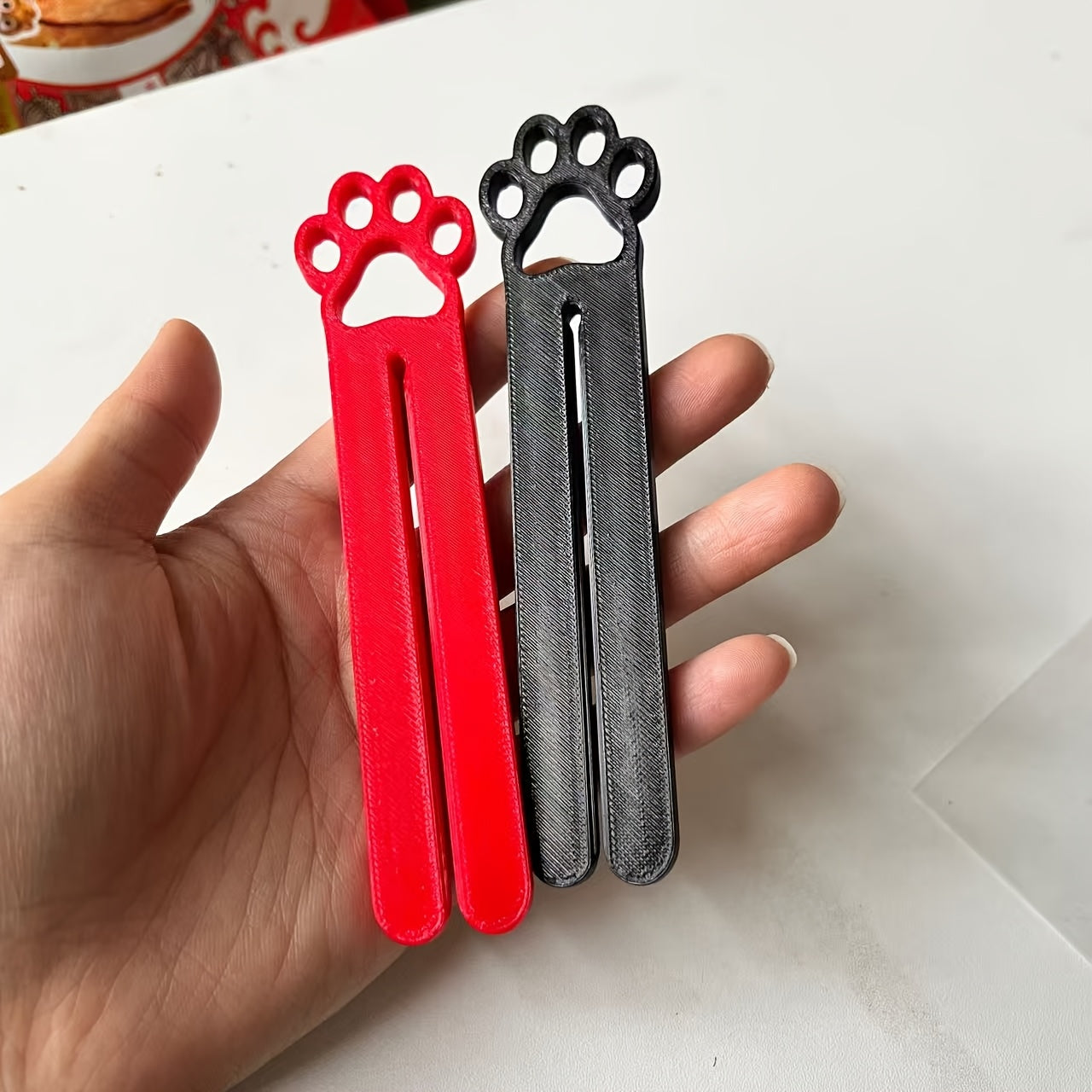 Cat-Claw Food Pouch Squeezer – product view 3