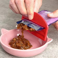 Mess-Free Wet Cat Food Scraper – product view 1